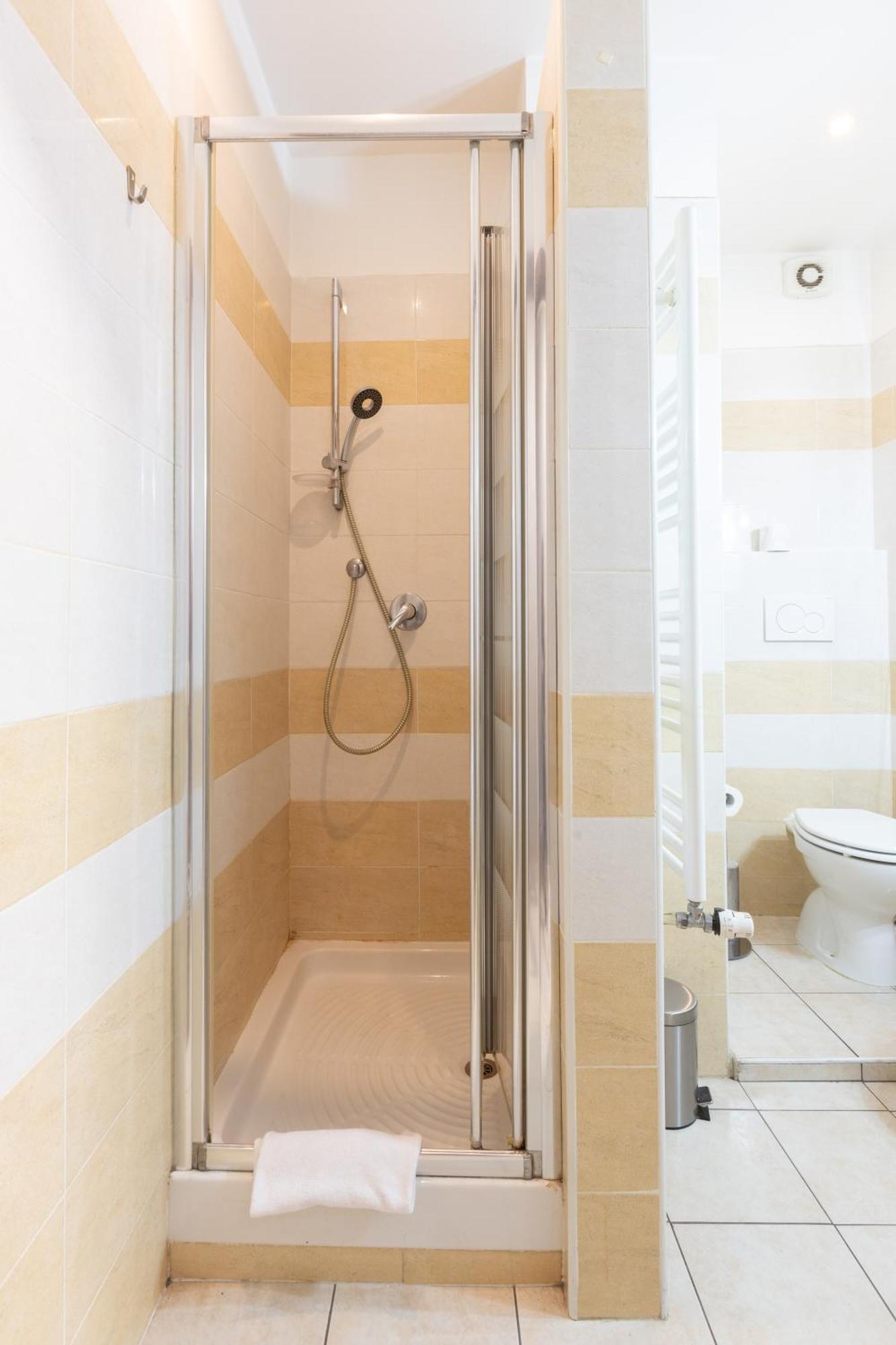 Affittacamere Alpino 76 Roma Exterior foto
