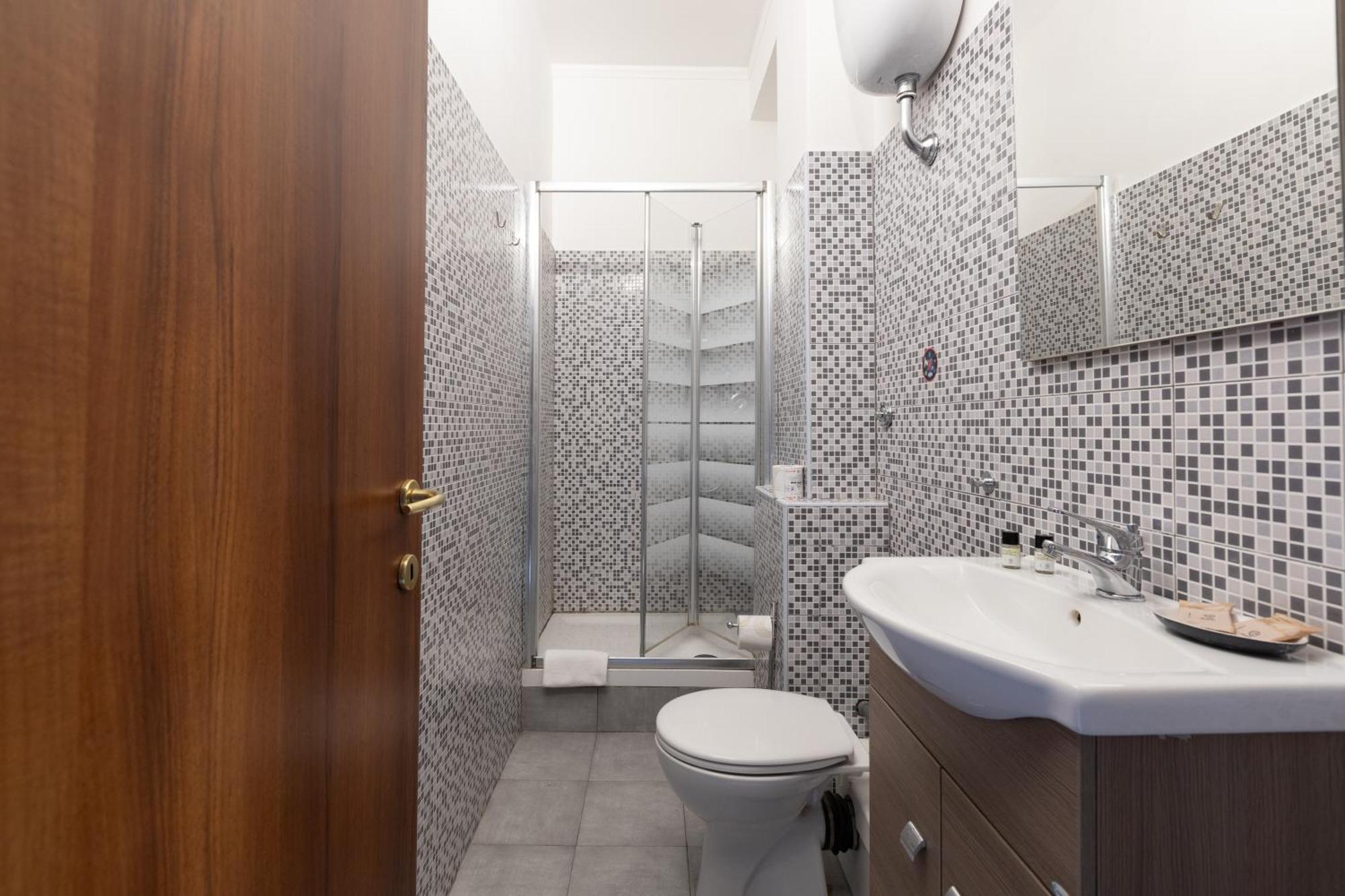 Affittacamere Alpino 76 Roma Exterior foto